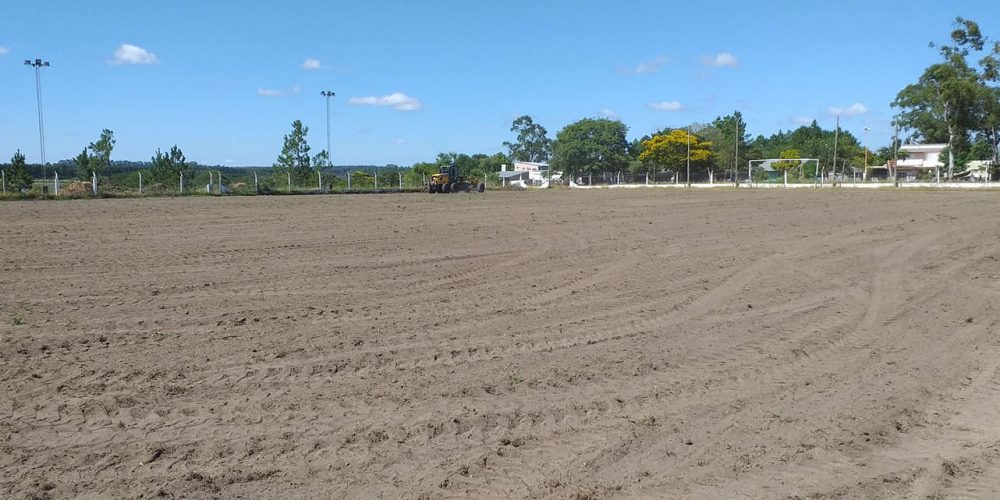 El Club Policial renueva su campo de juego