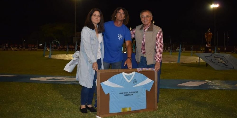 Carlos Cecco reconocido por su compromiso con el deporte