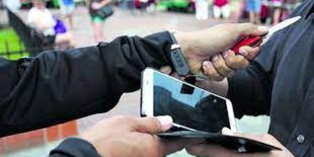 Federación: Amenazan con cuchillo a unas turísticas y le roban teléfono celular