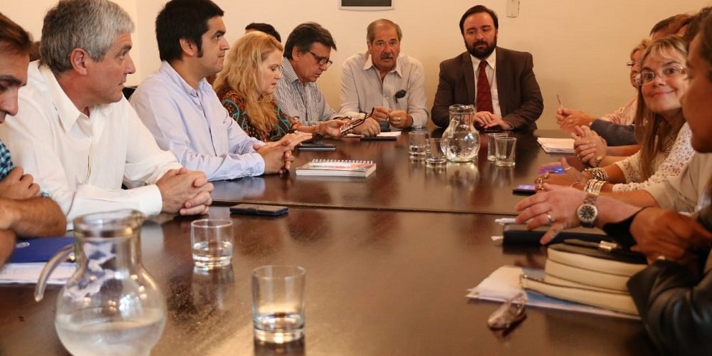 Paritaria docente: Este lunes vuelven a reunirse los gremios y el Gobierno provincial