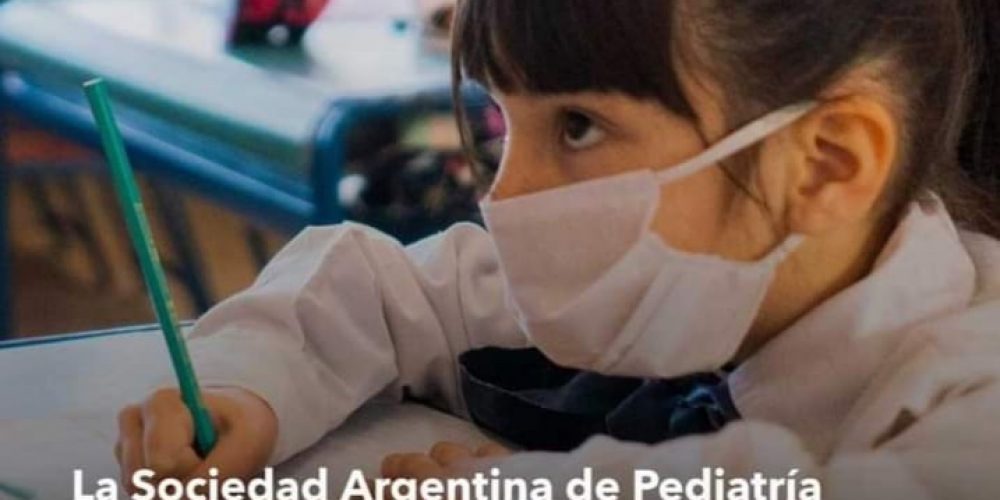 La Sociedad de Pediatría advirtió que es “imprescindible la vuelta a las escuelas en la modalidad presencial”