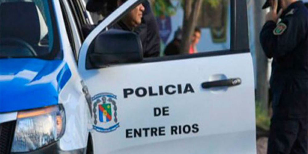 Mujer detenida con estupefacientes (cocaína)