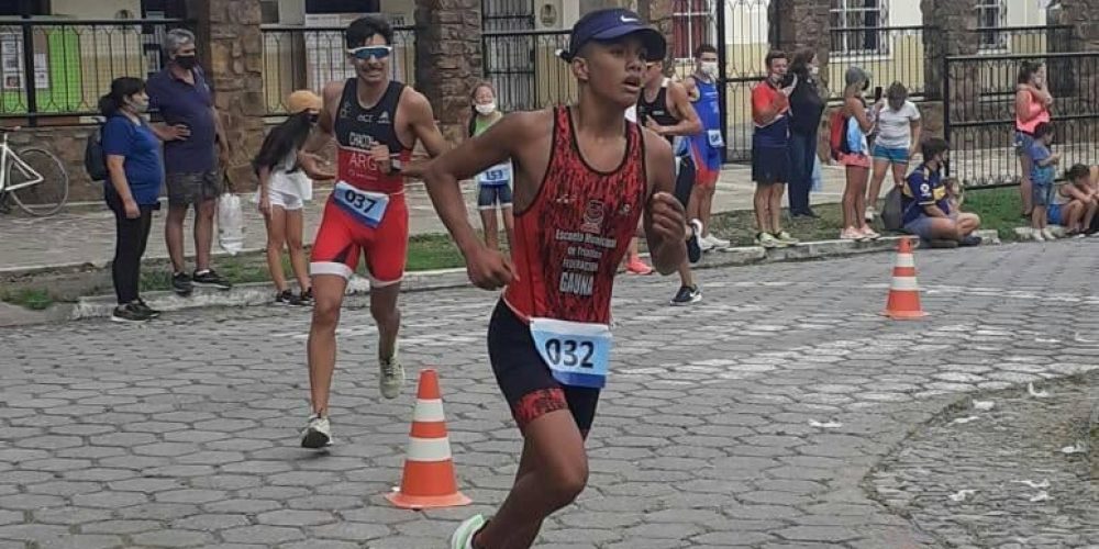 “Maxi” Gauna hizo su presentación en el Campeonato Argentino de Triatlon