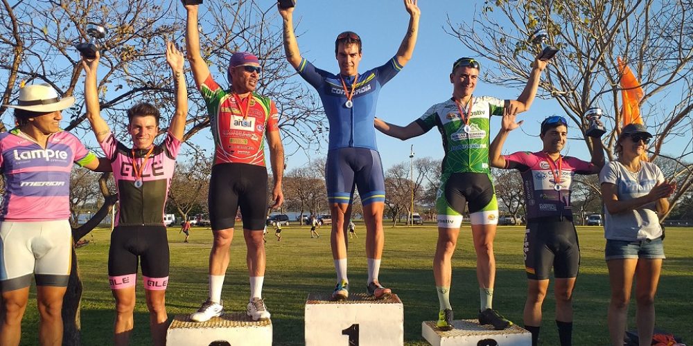 Federico Savio se quedó con la carrera de ciclismo en Federación