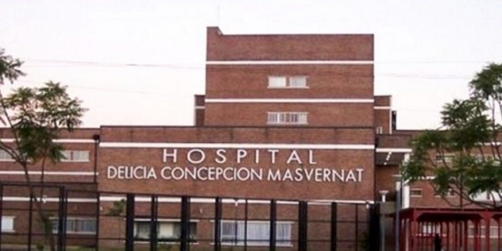 Lo apuñalaron para robarle dinero y ahora lucha por su vida en el hospital