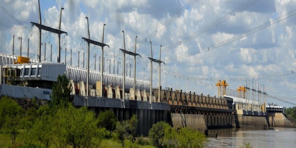 En Uruguay afirman que hay acuerdo entre Fernández y Lacalle para la navegación al norte de Salto Grande