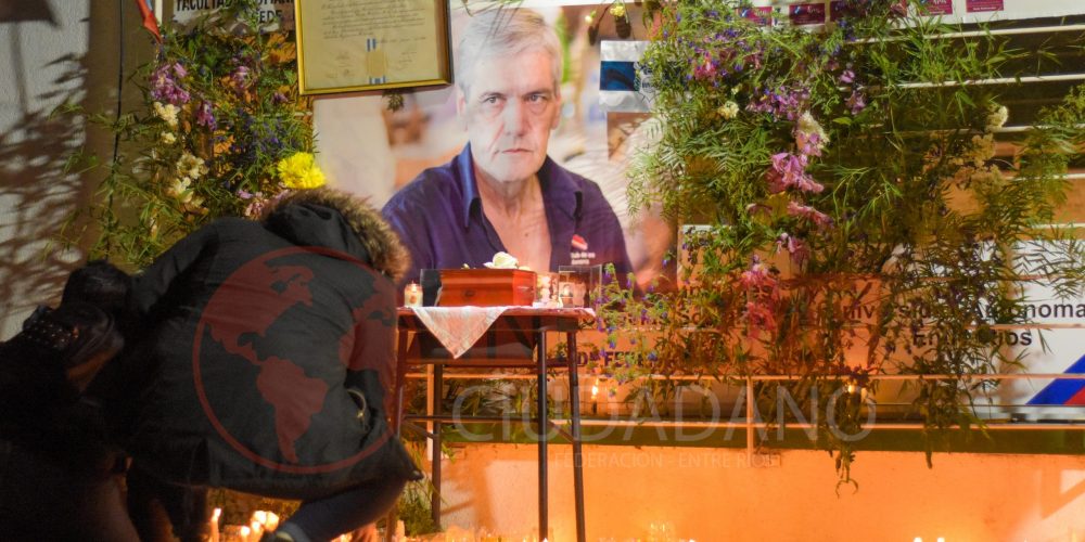 Emotiva Despedida de Luz por la partida del Profesor Carlos Martens