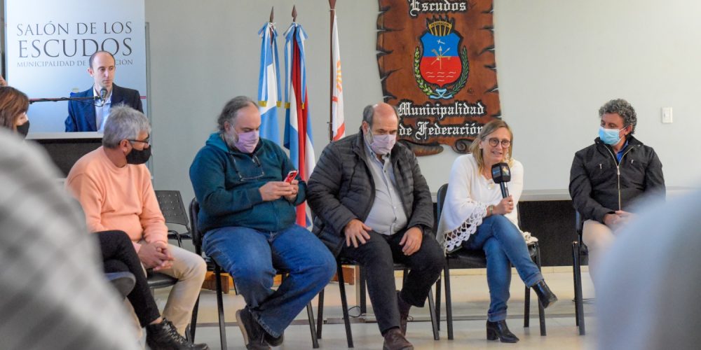 Federación: Se entregaron microcréditos a emprendedores