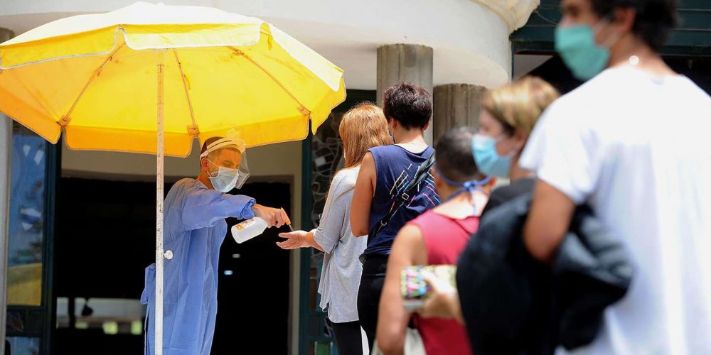 Antes y después de Semana Santa: ¿por qué los especialistas creen que la pandemia impactará de lleno en la Argentina y en la región?