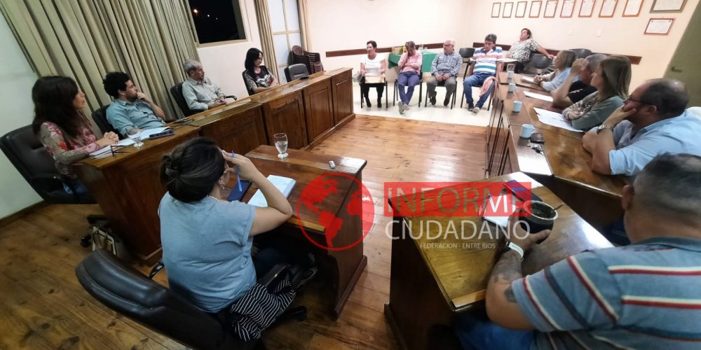 Concejales recibieron a vecinos por tema del costo de la energía