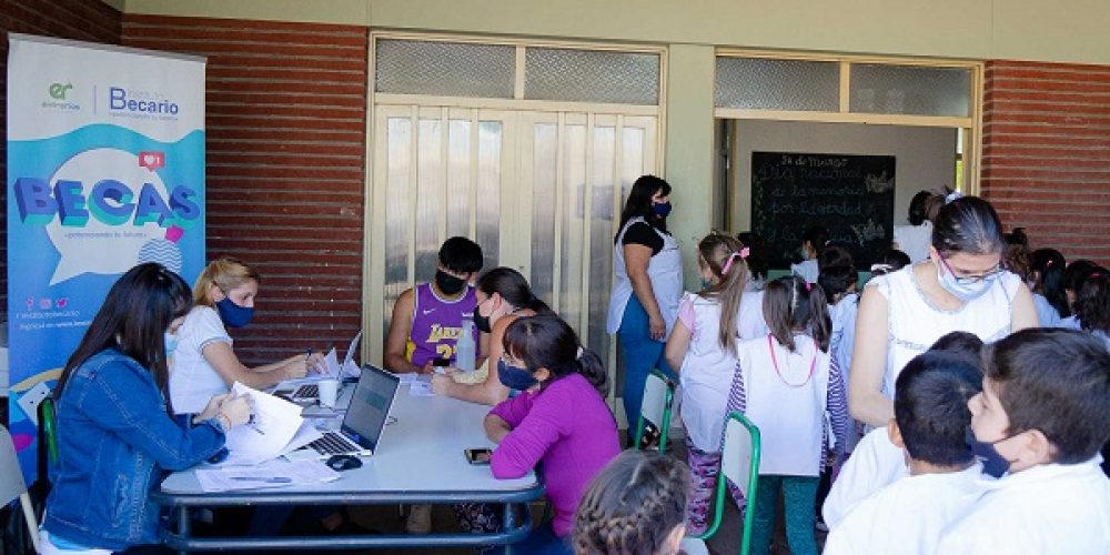 Creció más de un 15% la cantidad de estudiantes secundarios que solicitó becas en la provincia