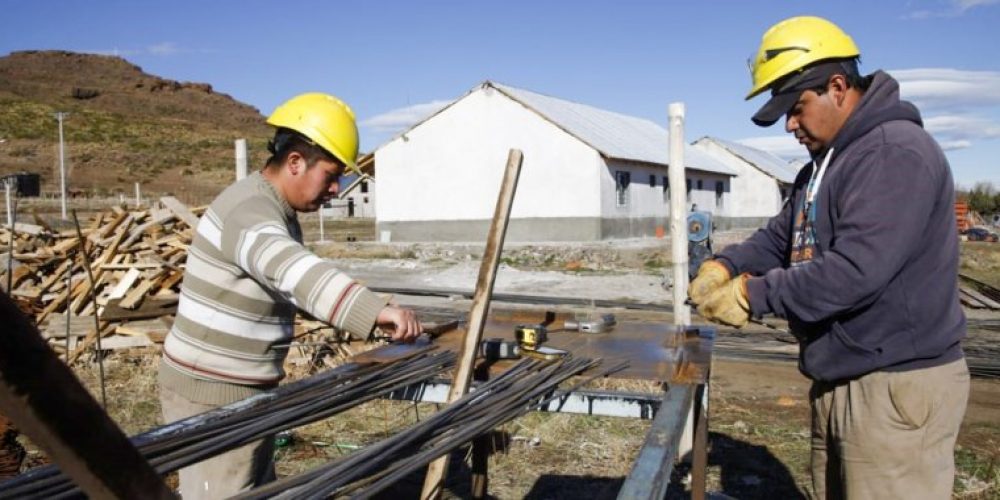 Buscan cambios en planes sociales: beneficiarios trabajarán para cobrar un salario mínimo