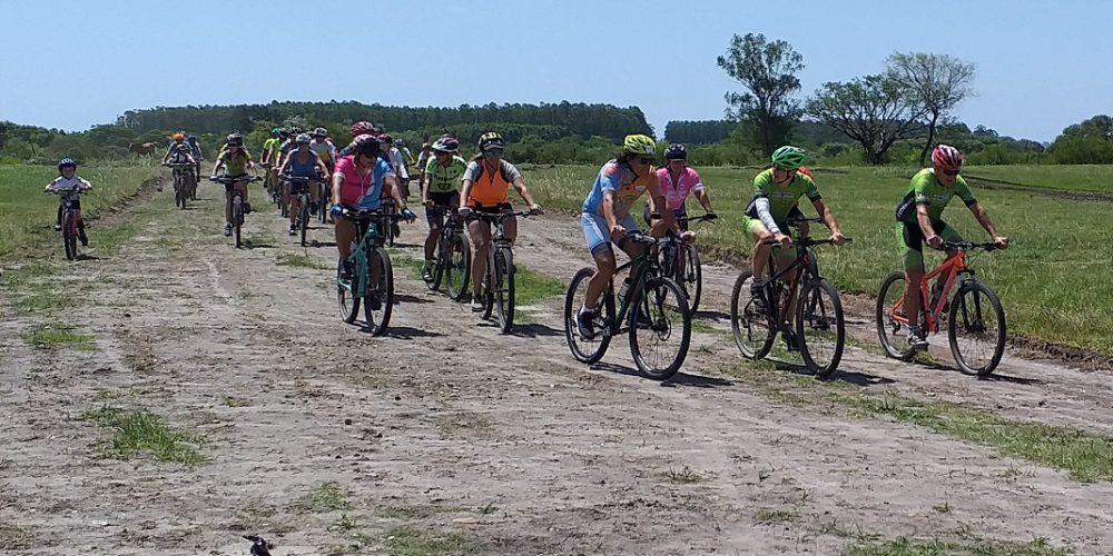 Una realidad: Ciclista comenzaron a hacer uso de la nueva pista de ciclismo