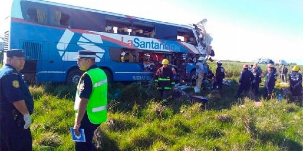 Chocaron un camión y un colectivo en Ruta 14: Suman cinco las víctimas fatales