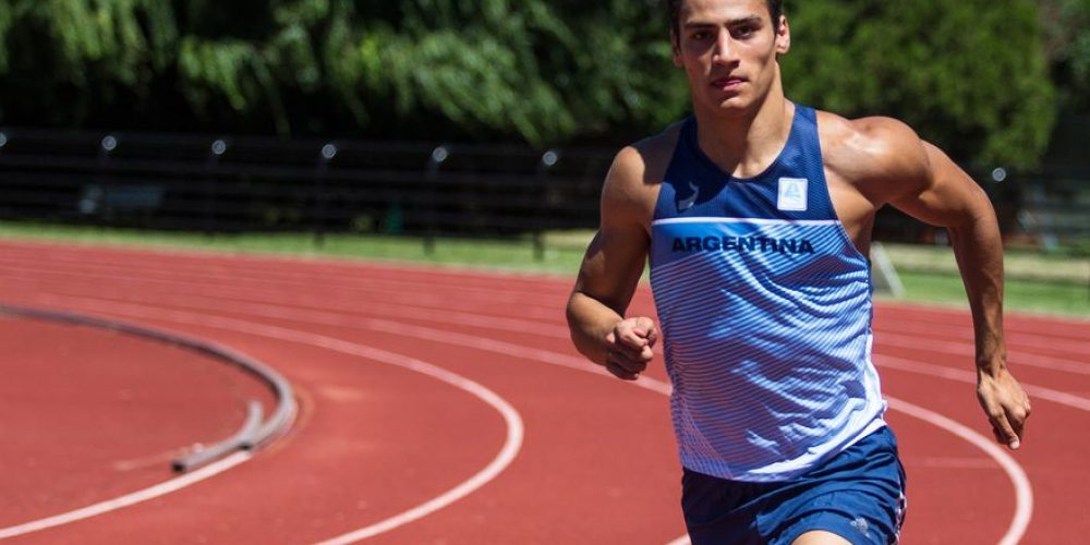 Sudamericano de atletismo. Un influencer logró lo que el Estado no: un vuelo para 50 deportistas