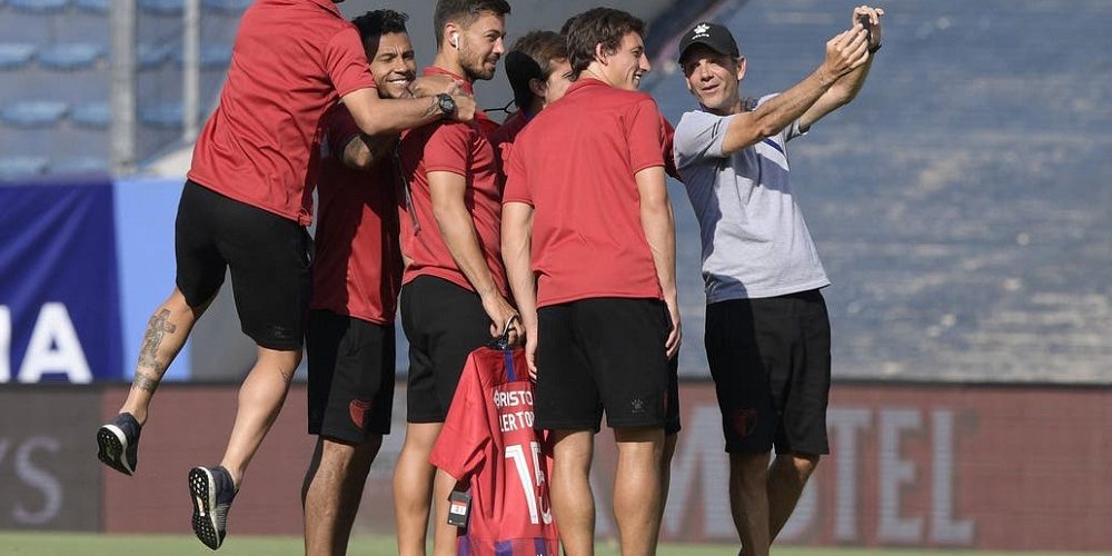 Colón está a punto de superar su propio límite: de Santa Fe a Asunción, una conmoción futbolera detrás de un título