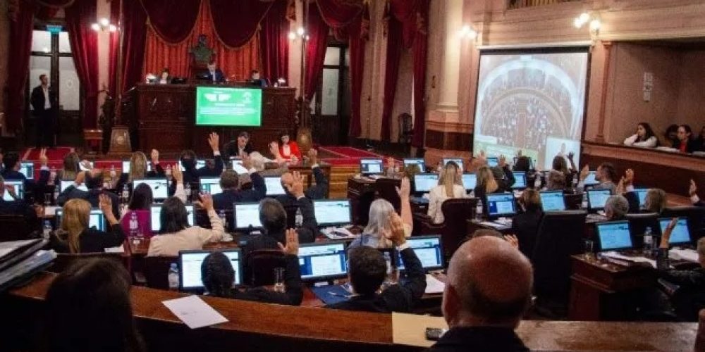 Diputados aprobó supresión de pensiones para ex gobernadores