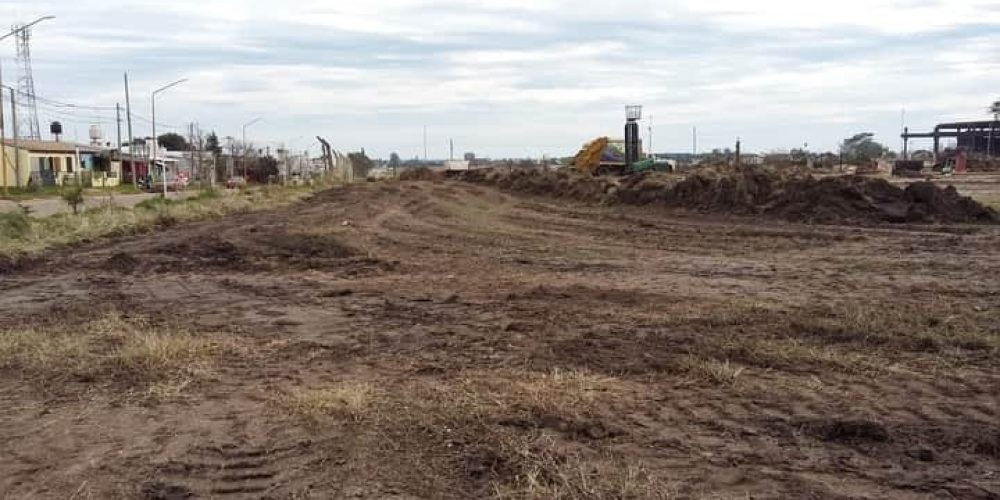 El Municipio realiza la nivelación del terreno del Ex corralón