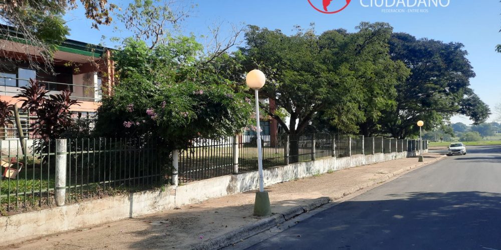 Nuevo lugar de estacionamiento para motos en cercanías a la Escuela Normal