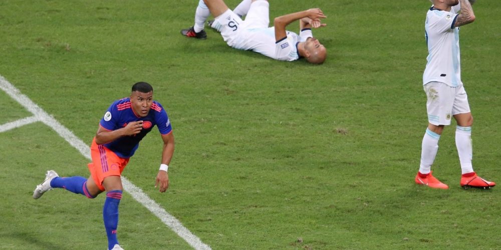 Argentina volvió a decepcionar en su debut en la Copa América: cayó 2-0 ante Colombia