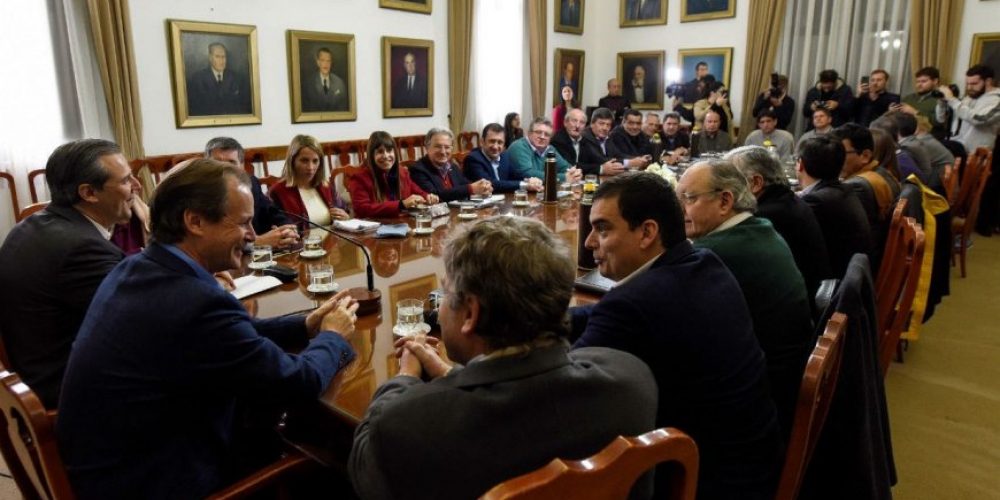 “Mano a mano con todo el equipo”: Bordet y su gabinete también se reunieron con intendentes electos de Cambiemos