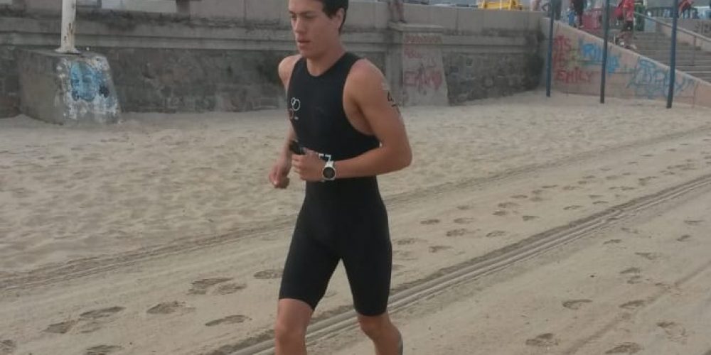 Tomas Benítez participó en el Campeonato Sudamericano de Triatlón