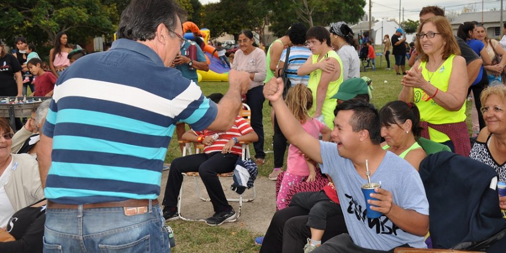 Rubén Rastelli se comprometió a mejorar la Plaza 9 de Julio