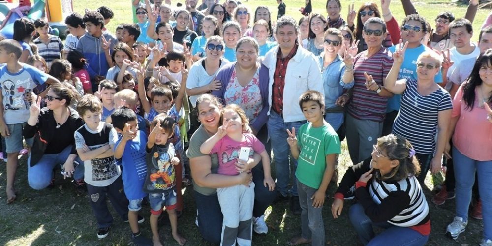 Entre locro y juegos, Ricardo Bravo compartió un día del Trabajo con mucho de tradición