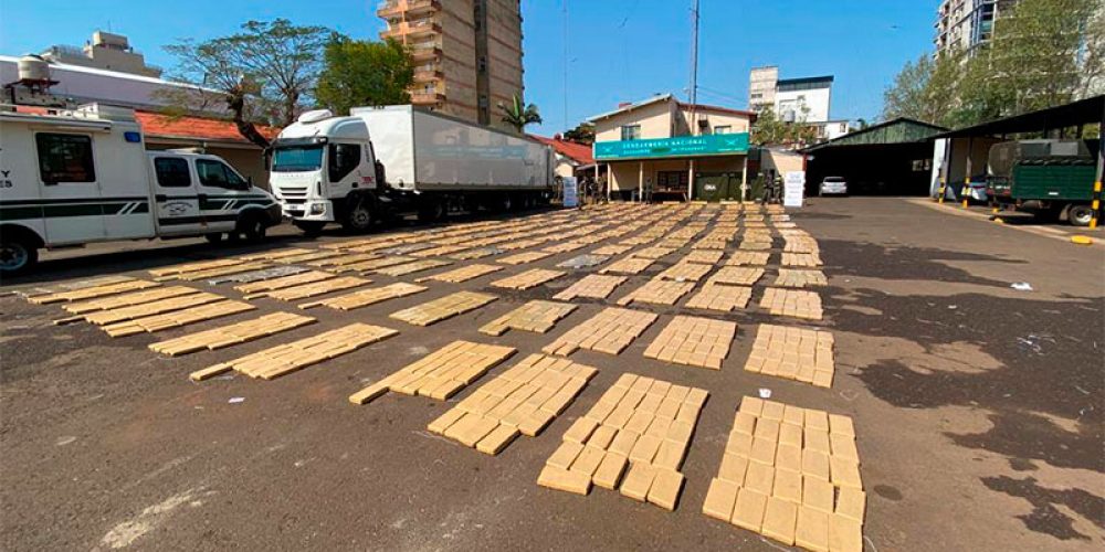 Incautaron 3.981 kilos de marihuana en un camión con “doble fondo”: un detenido