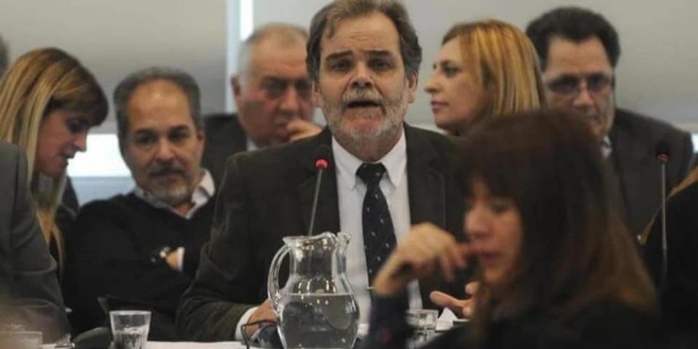 El defensor de la tercera edad culpo al Gobierno por las filas de jubilados en los Bancos