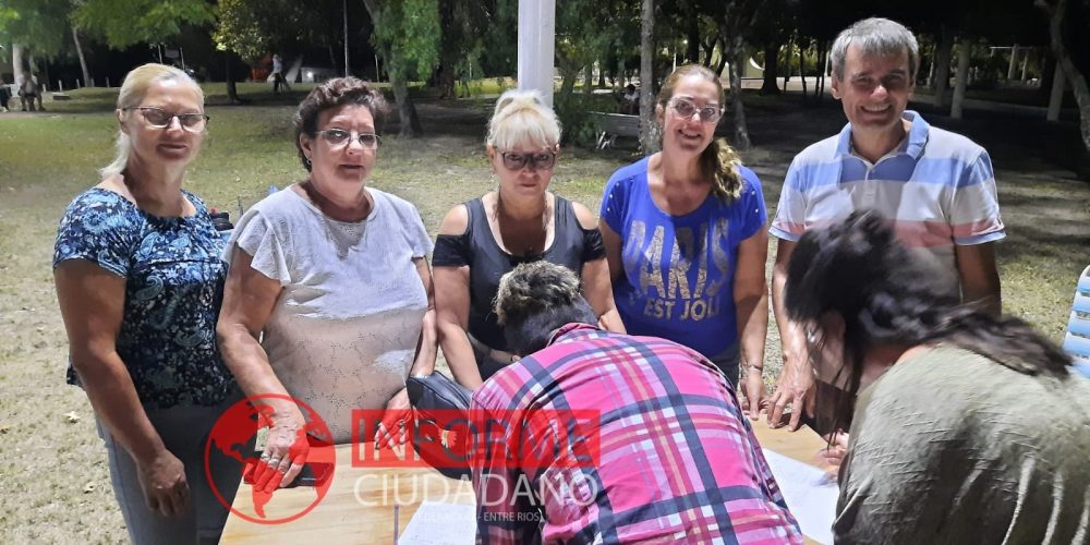 Vecinos de Federación movilizados en disconformidad por los exorbitantes montos de la tarifa de luz