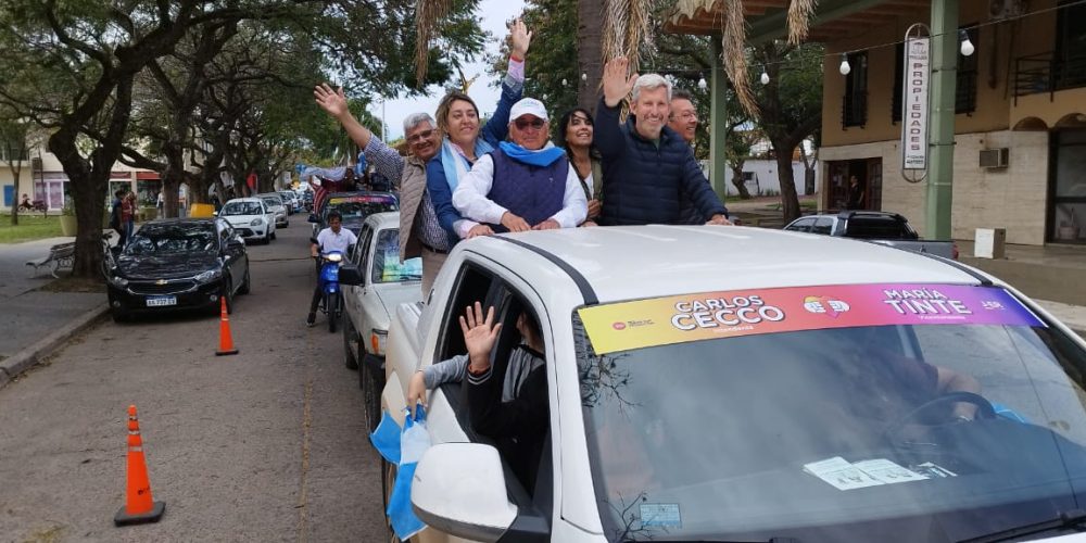 Frigerio y Cecco convocaron una multitudinaria caravana