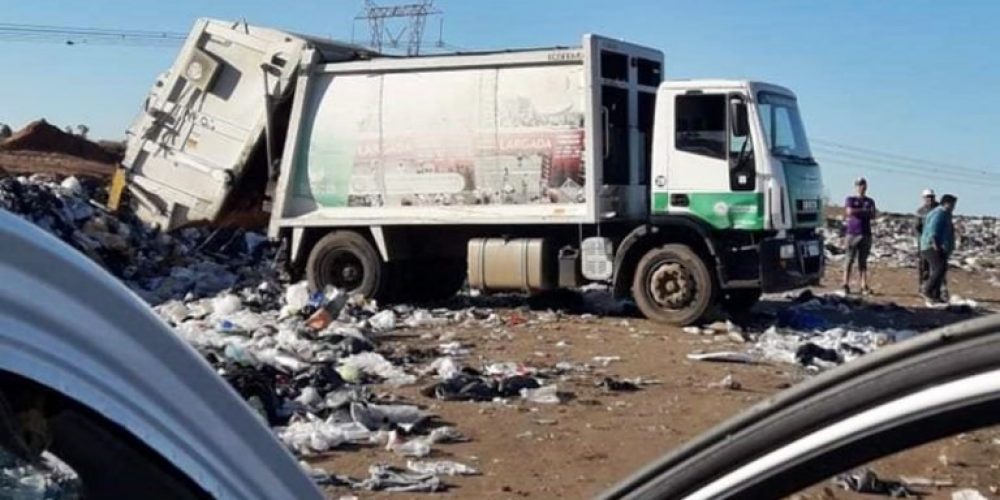 Horror en Concordia: un reciclador de 28 años murió compactado y aplastado por un camión de basura