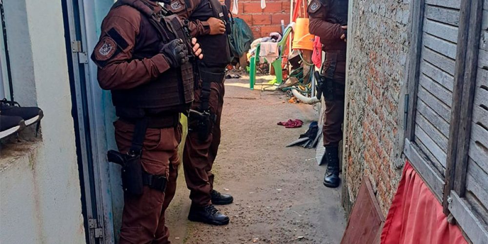 Tras allanamientos, detuvieron a dos personas, secuestraron cocaína y marihuana