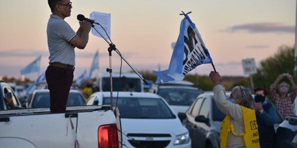 Con una importante caravana, Gualeguaychú se manifestó contra las papeleras