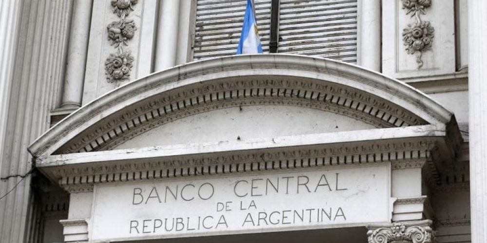 El Banco Central dispuso una suba de tasas para tratar de calmar la tensión del dólar