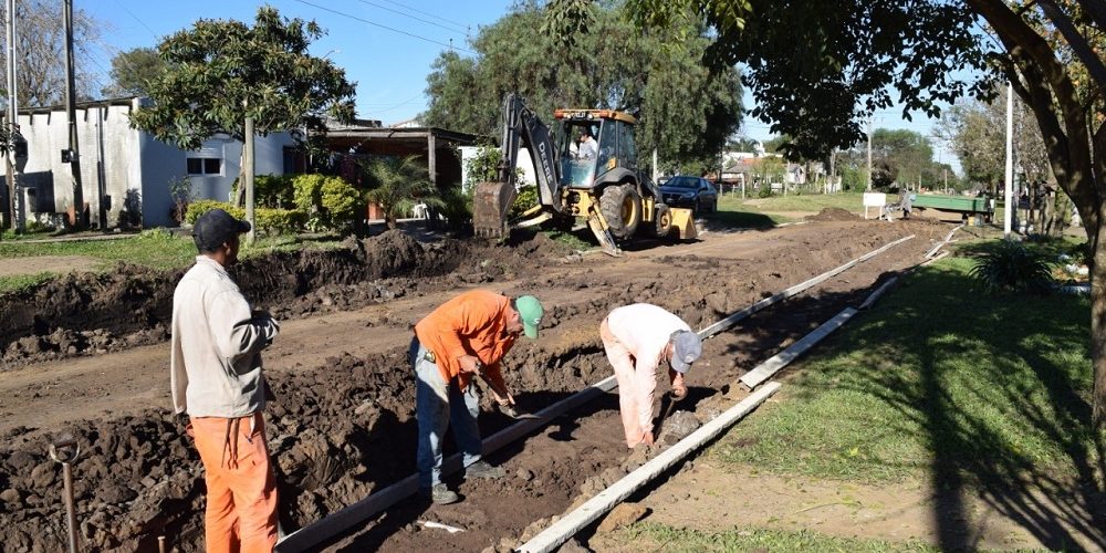 El Municipio de Chajarí invierte 1 millón de pesos en Obra de Cordón Cuneta en Barrio Norte