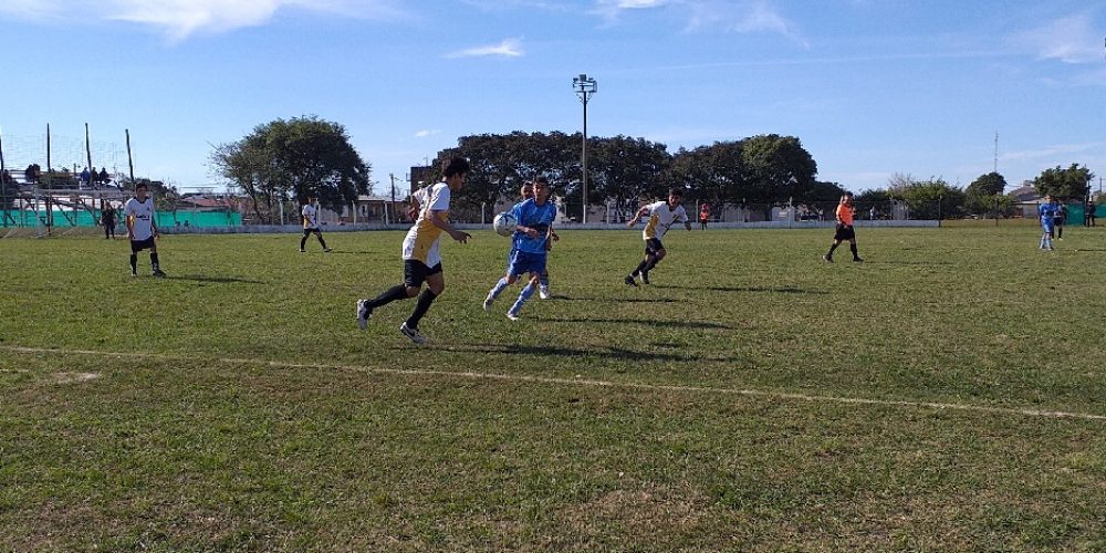 Estudiantes sigue puntero en la Liga Federaense de Fútbol