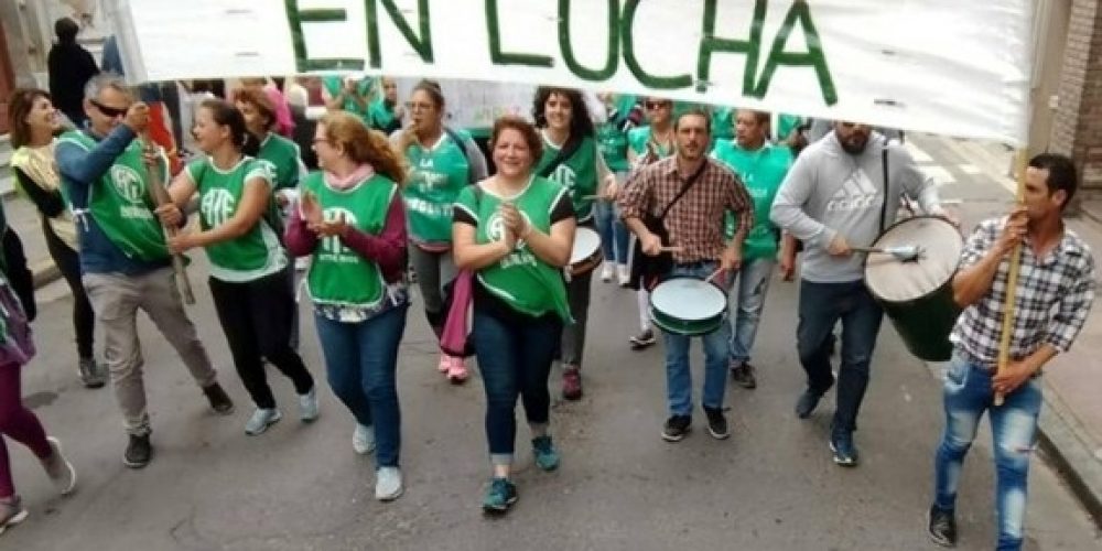 Trabajadores del Copnaf marcharon hasta Casa de Gobierno y preparan más acciones