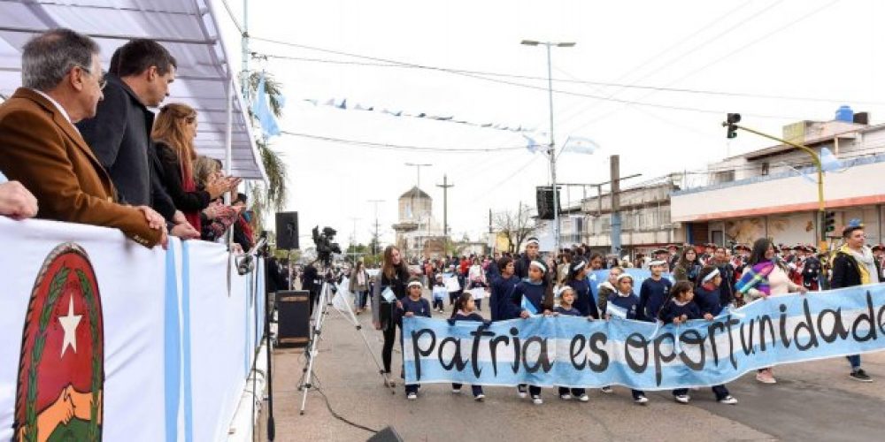 El Gobierno provincial celebró el aniversario de la Independencia en Concordia