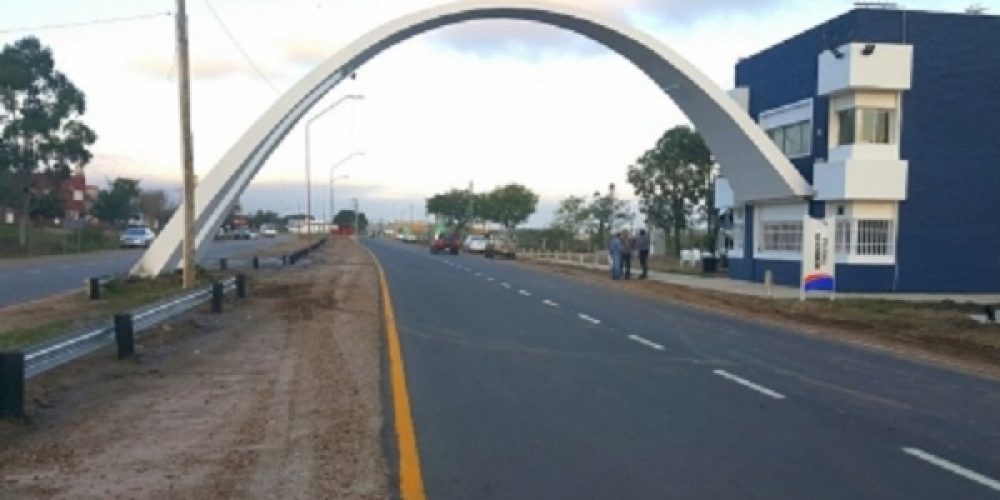 Lo detuvieron cuando “hacía dedo” en la autovía con una menor que era buscada