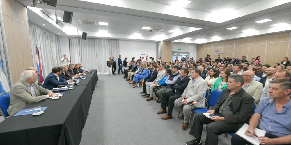 Se realizó la primera reunión entre el Gobierno provincial e intendentes