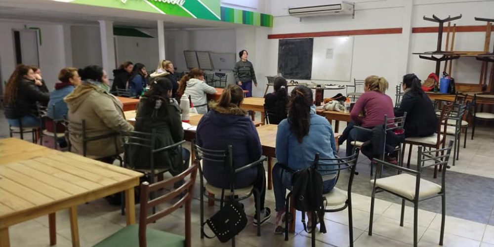 Buen comienzo de los Talleres de albañilería, electricidad y plomería doméstica