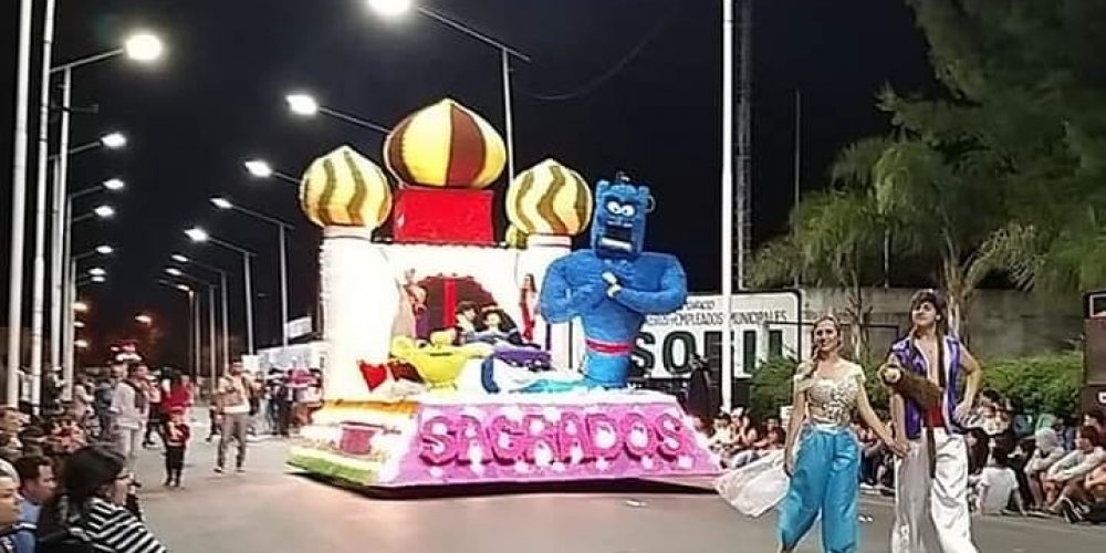 Sagrada Familia se quedó con el primer puesto en el desfile de carrozas 2019